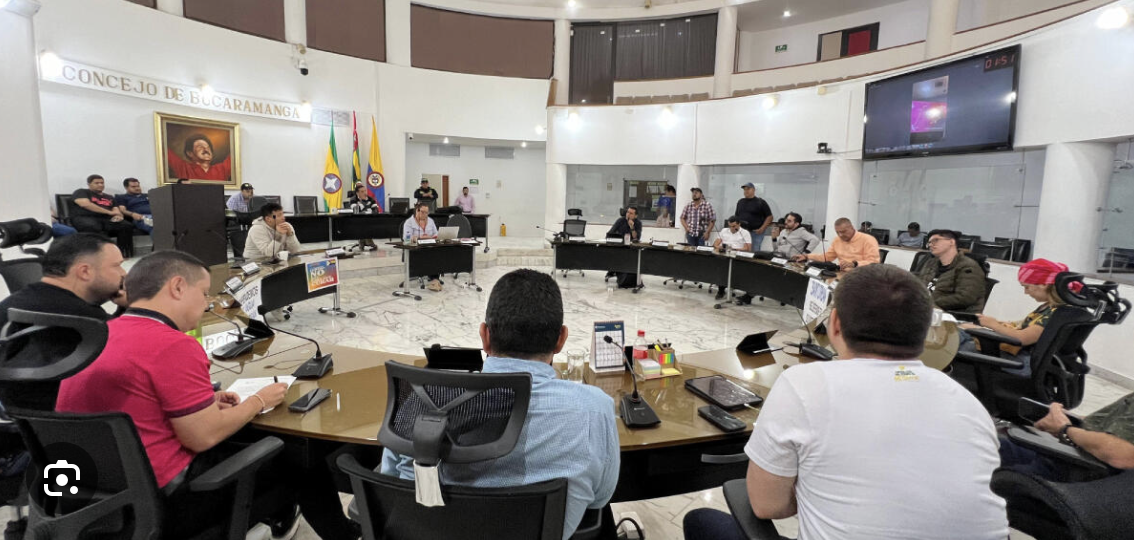 Corte Constitucional le da la razón a los ciudadanos: concejos no pueden impedir la grabación ni transmisión de sus sesiones