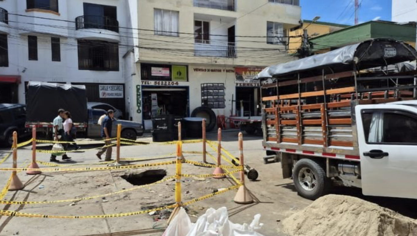 Colapsa vía de acceso a la plaza de mercado de Ocaña: fracaso total del alcalde Emiro Cañizares