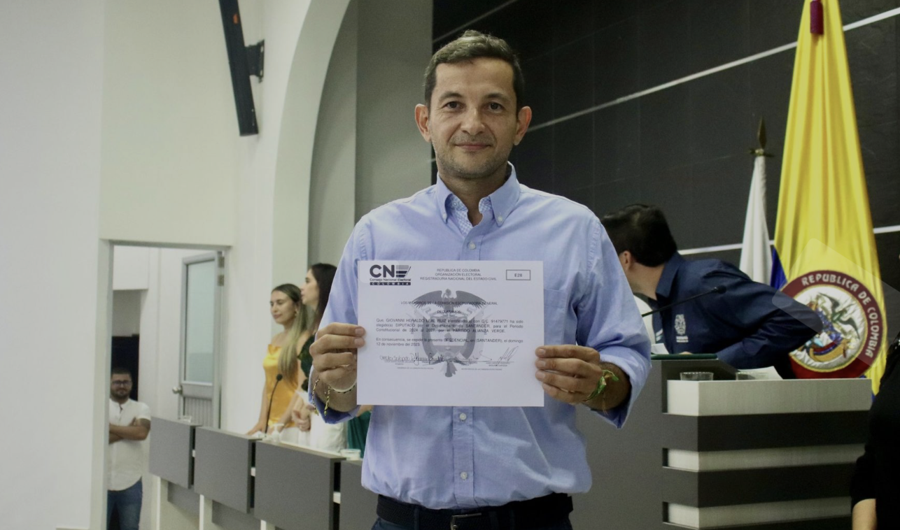 Silencio ensordecedor del diputado Giovanni Leal mientras su cuñado, Carlos Ramón González, evade la justicia