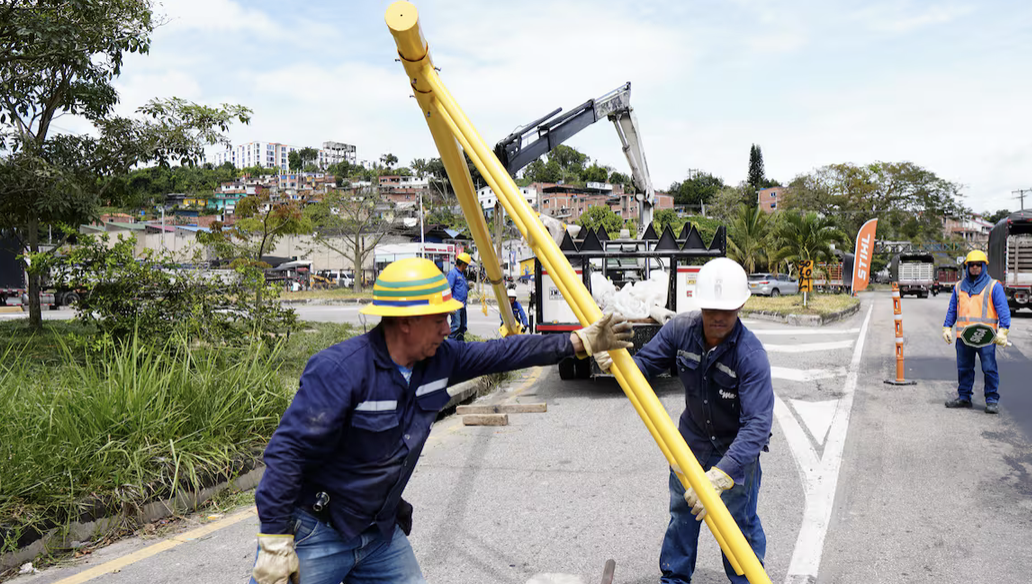 La oscuridad llega a su fin: tras 20 años, por fin iluminan la vía Bucaramanga–Lebrija