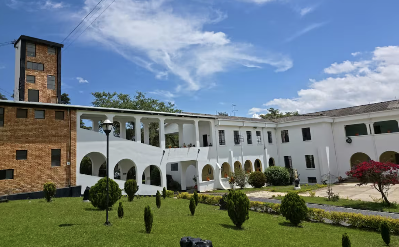 Puente Nacional llora lo impensable: las Hermanas Capuchinas abandonan la Escuela Normal Antonia Santos tras 70 años de olvido oficial