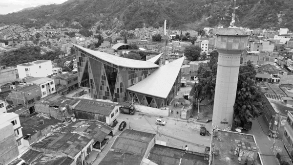 75 años de La Cumbre: un barrio con historia… y sin vías dignas