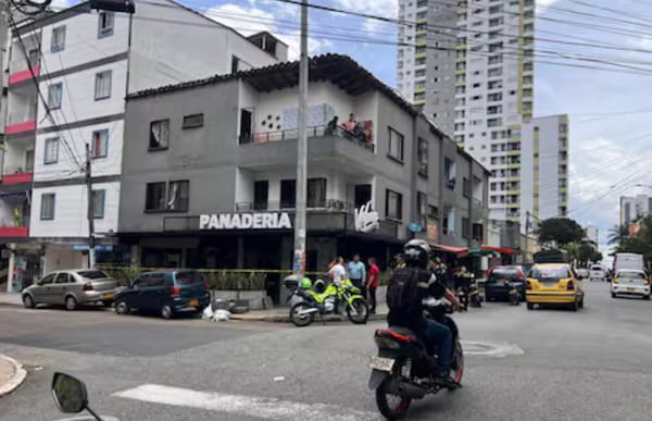 Sicarios atacan panadería en Bucaramanga: comerciante herido y sus clientes en pánico