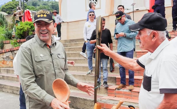 Gobernador Juvenal Díaz activa frentes simultáneos de obra en todo Santander