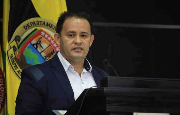 Danil Román Velandia: el abogado que enfrenta al Estado por la ‘carretera de los muertos’