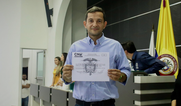 Silencio ensordecedor del diputado Giovanni Leal mientras su cuñado, Carlos Ramón González, evade la justicia