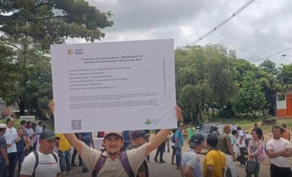 Campesinos bloquean intermitentemente la Troncal del Magdalena en Puerto Parra