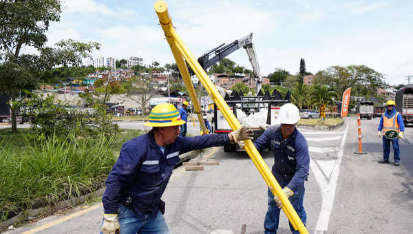 La oscuridad llega a su fin: tras 20 años, por fin iluminan la vía Bucaramanga–Lebrija