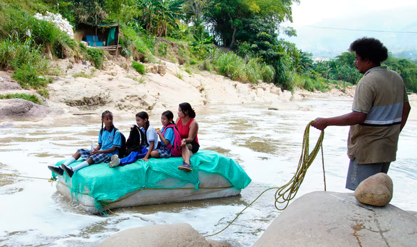 Puente Nariño: el drama de una comunidad que arriesga la vida cada día en Bucaramanga