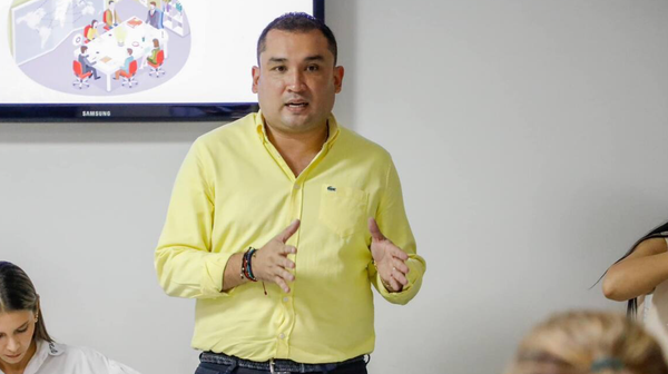 Indiferencia criminal: el alcalde de Floridablanca José Fernando Sánchez protege al gestor de convivencia Saúl Naranjo que  apuñaló a su esposa