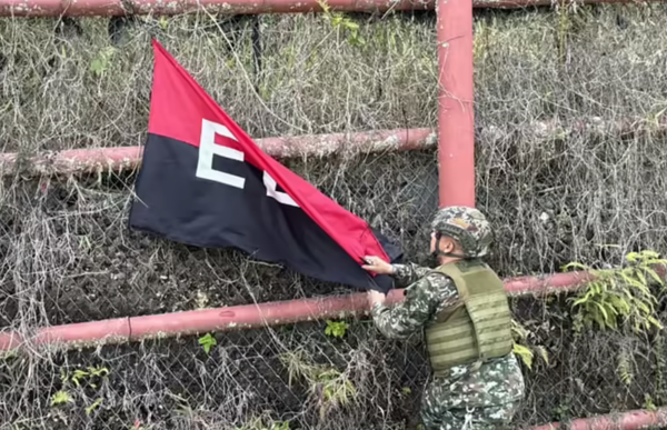 Temor en Piedecuesta: bandera del ELN en subestación de energía reaviva dudas sobre seguridad