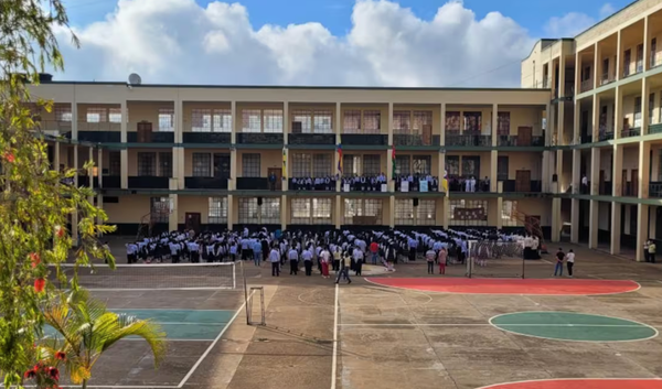 Mil estudiantes de Zapatoca sin clases: Hogar educativo cerrado por crisis sanitaria