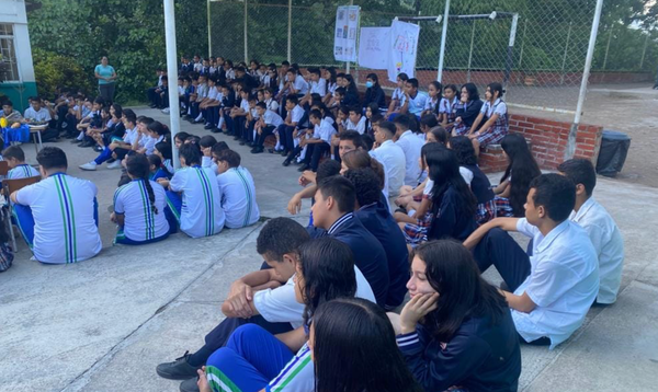 Gobernación de Santander interviene el Colegio El Pórtico de Rionegro y garantiza soluciones para baños, cocina y alimentación escolar