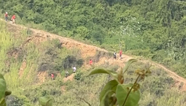 Minería ilegal en Bucaramanga: detrás de las mangueras y los taludes hay manos poderosas protegiendo el crimen ambiental