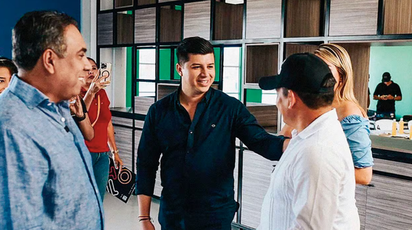 Barrancabermeja, hastiada con Gustavo Moreno: el senador que se vende como antipetrista, pero vive de la burocracia que le entrega Petro