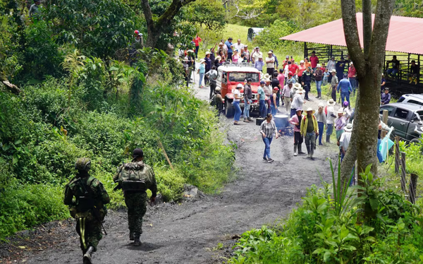 La Paz secuestrada por discursos radicales: activistas bloquean minería y siembran miedo con el agua