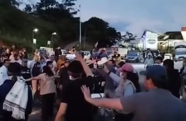 “Aquí no, señores: Santander se respeta” El pueblo frenó el intento de invasión disfrazado de asamblea campesina en la vía a Bogotá