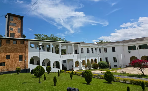 Puente Nacional llora lo impensable: las Hermanas Capuchinas abandonan la Escuela Normal Antonia Santos tras 70 años de olvido oficial